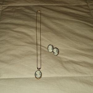 Vintafe Blue Cameo Pendant Necklace and Earring And Ring Set